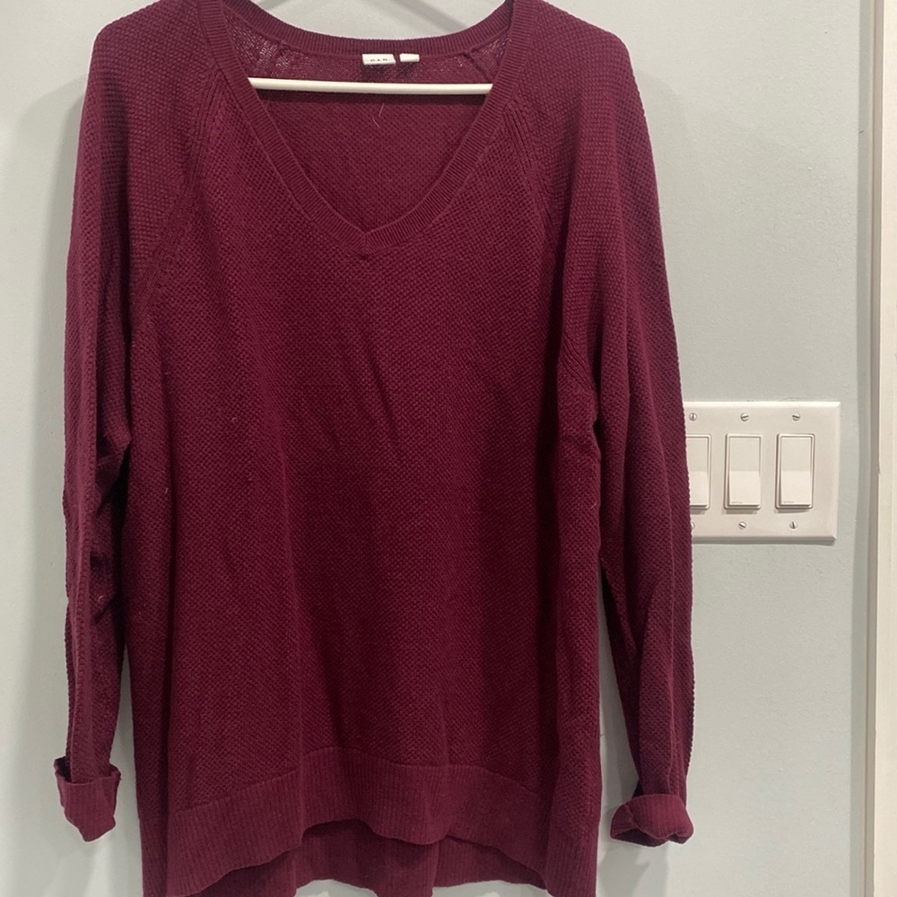 Gap maroon xl v neck sweater